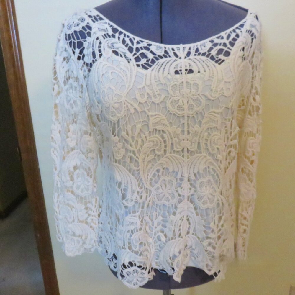 Adiva Lace Blouse with attached Camisole - Cream Color - Size M - Like New